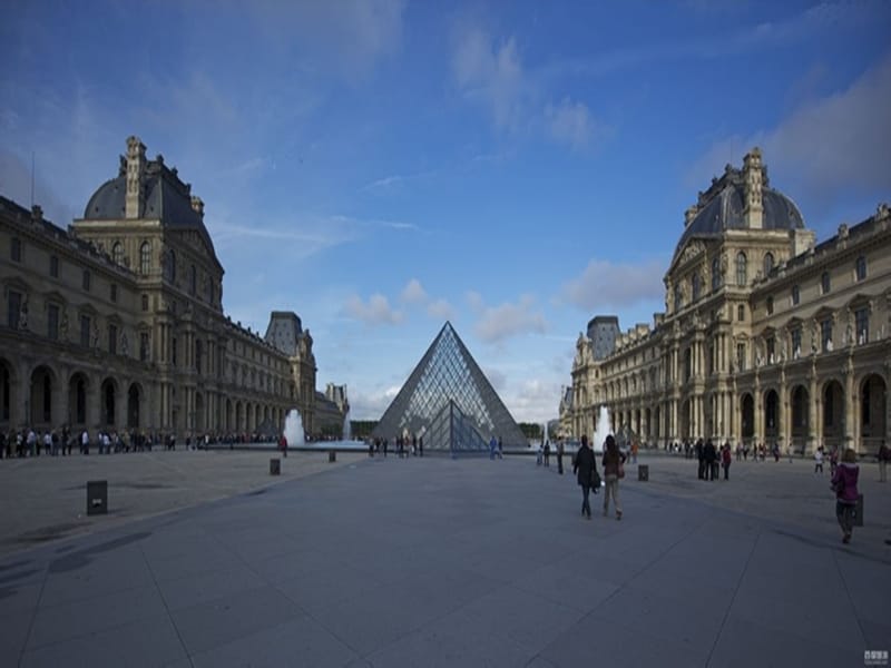 世界最大最古老博物馆法国卢浮宫.ppt_第2页