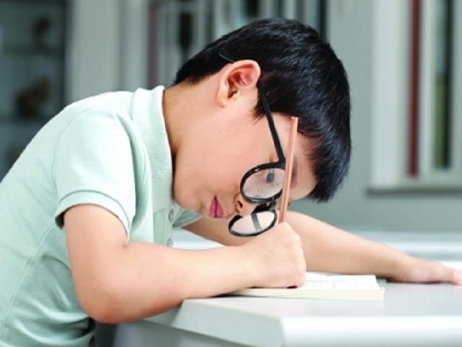 正确的读写坐姿PPT课件.ppt_第2页